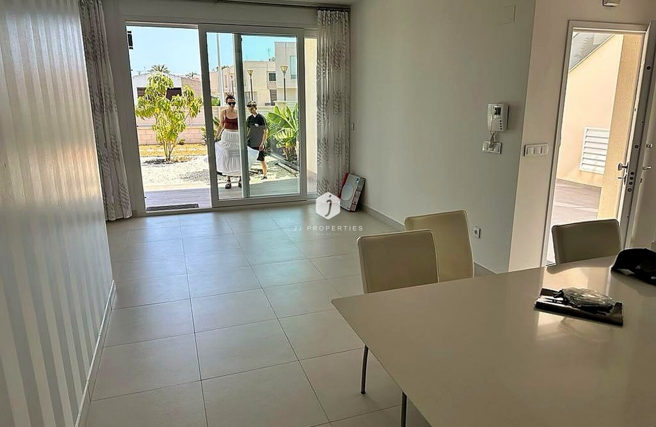 Resale - Apartment / flat -
Torrevieja - Torreta Florida