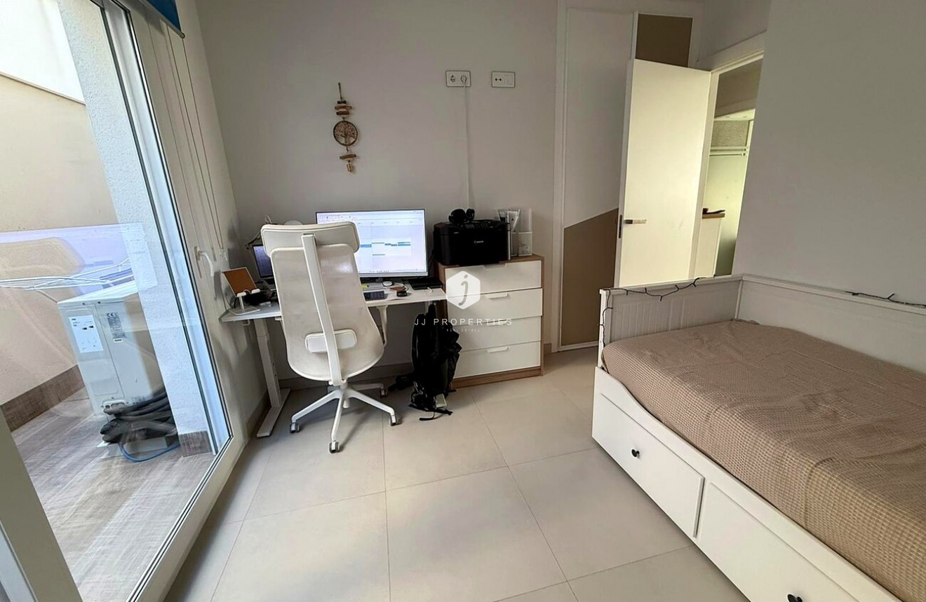 Resale - Apartment / flat -
Torrevieja - Torreta Florida