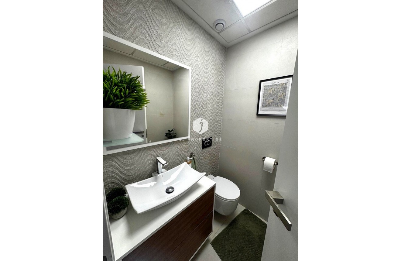 Resale - Apartment / flat -
Torrevieja - Torreta Florida