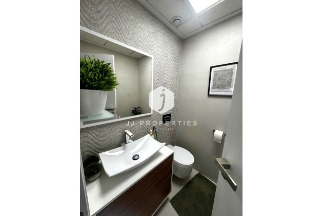 Resale - Apartment / flat -
Torrevieja - Torreta Florida