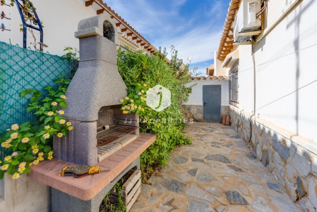 Z drugiej ręki - Bungalow -
Torrevieja - Los Balcones