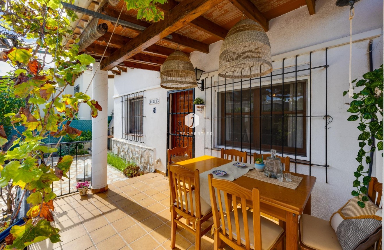 Z drugiej ręki - Bungalow -
Torrevieja - Los Balcones