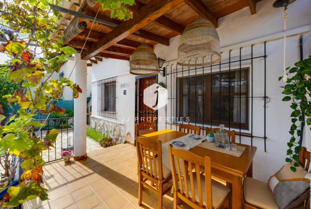 Z drugiej ręki - Bungalow -
Torrevieja - Los Balcones