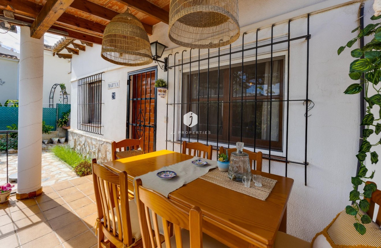 Z drugiej ręki - Bungalow -
Torrevieja - Los Balcones