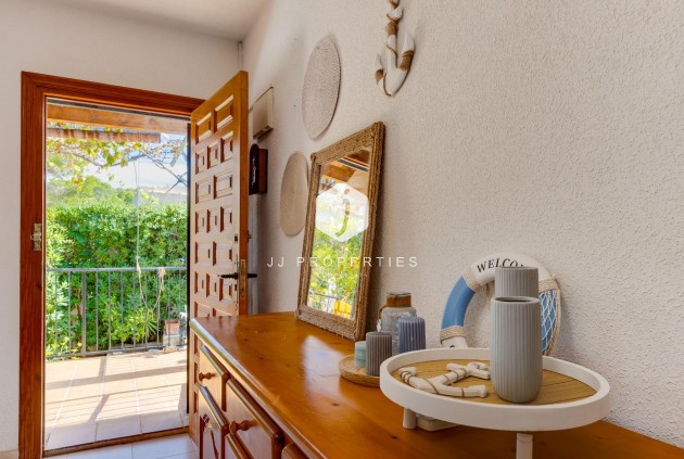 Z drugiej ręki - Bungalow -
Torrevieja - Los Balcones