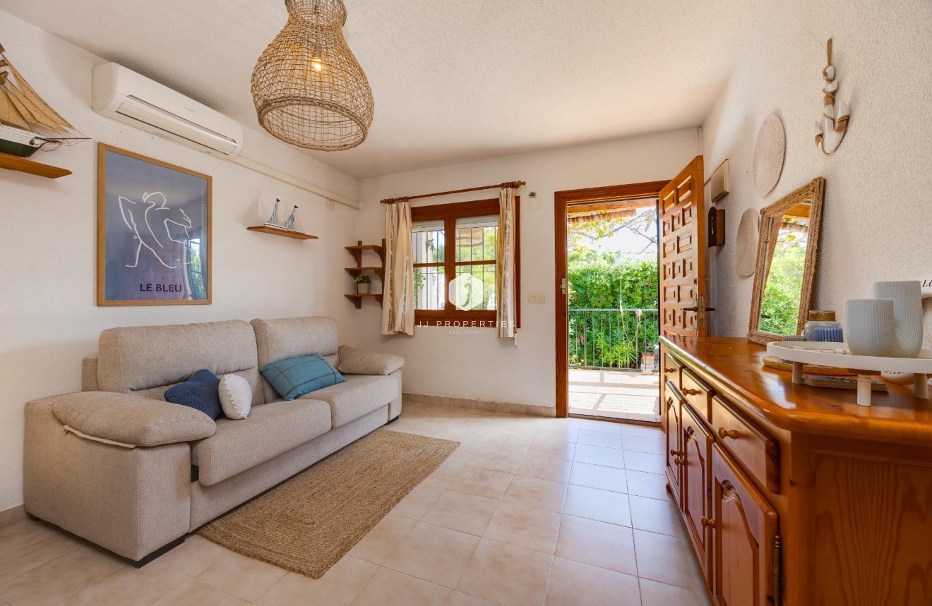 Z drugiej ręki - Bungalow -
Torrevieja - Los Balcones