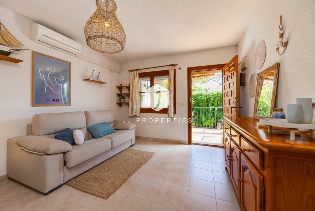 Z drugiej ręki - Bungalow -
Torrevieja - Los Balcones