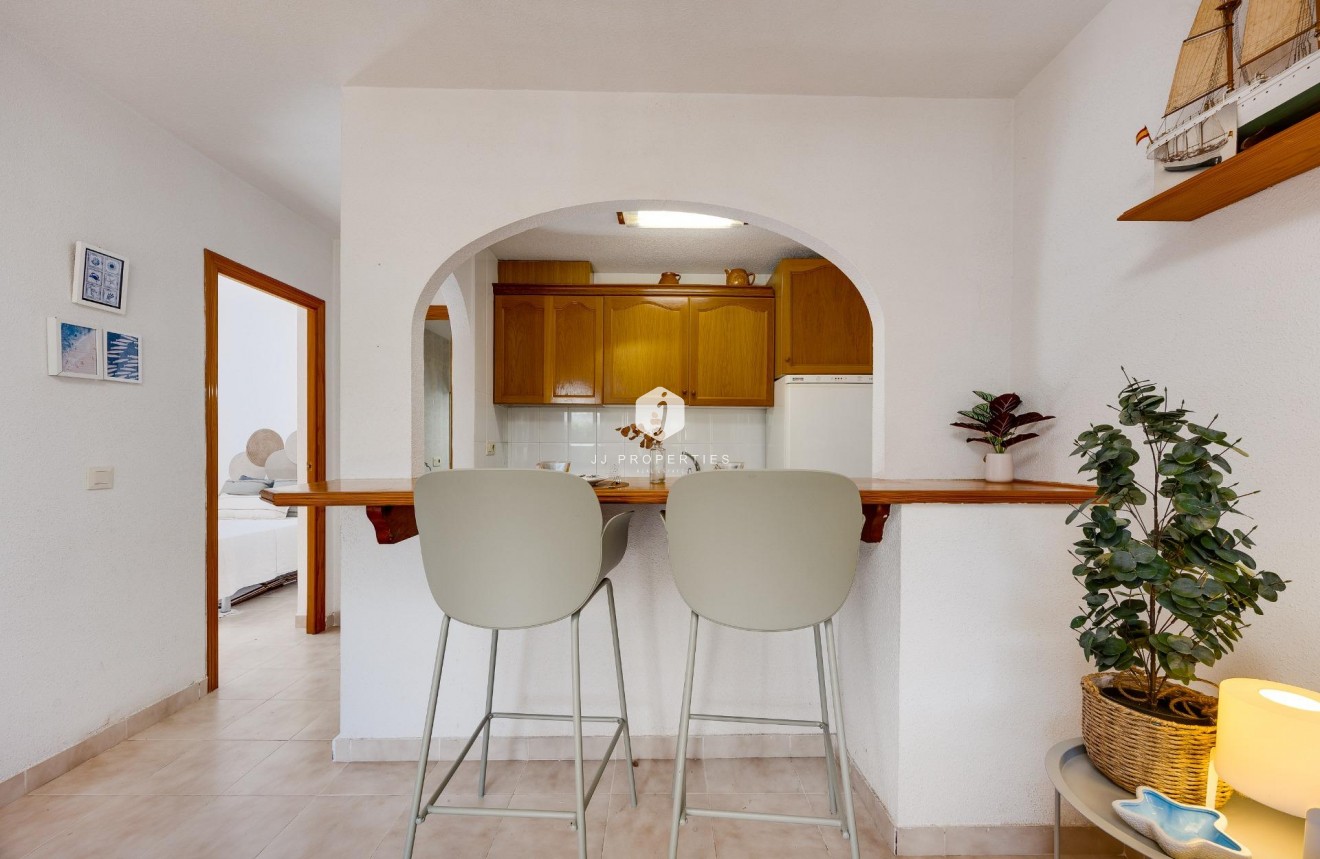 Z drugiej ręki - Bungalow -
Torrevieja - Los Balcones