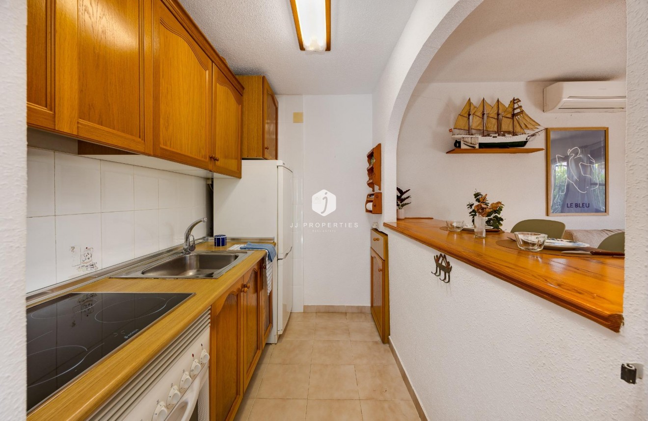 Z drugiej ręki - Bungalow -
Torrevieja - Los Balcones