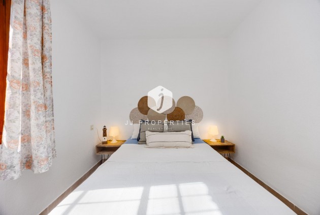 Z drugiej ręki - Bungalow -
Torrevieja - Los Balcones