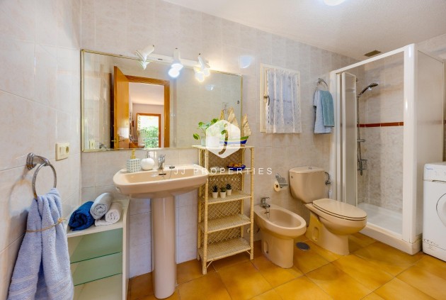 Z drugiej ręki - Bungalow -
Torrevieja - Los Balcones