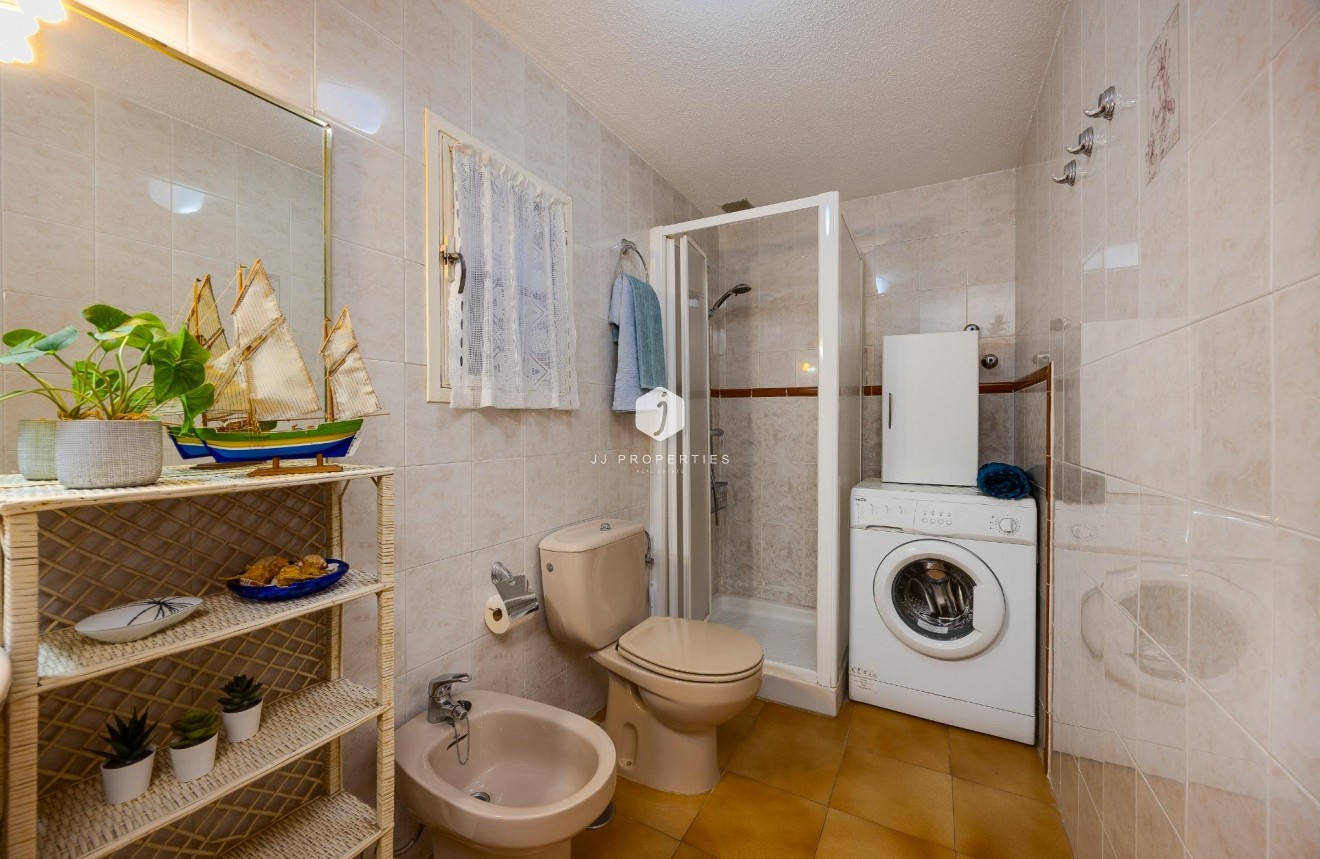 Z drugiej ręki - Bungalow -
Torrevieja - Los Balcones