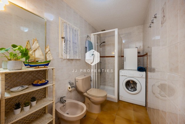 Z drugiej ręki - Bungalow -
Torrevieja - Los Balcones
