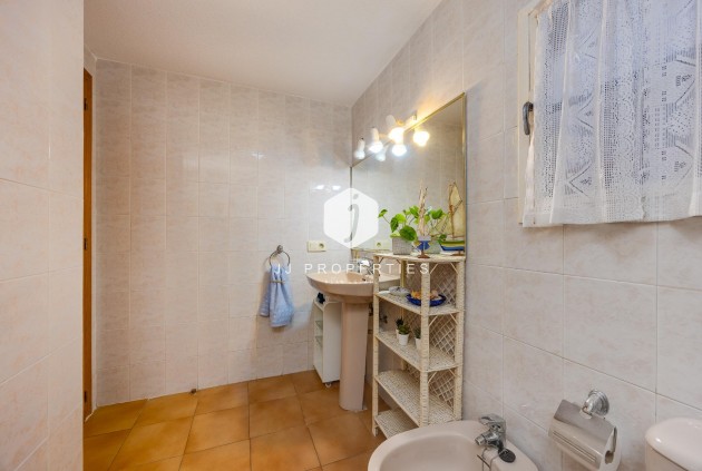 Z drugiej ręki - Bungalow -
Torrevieja - Los Balcones