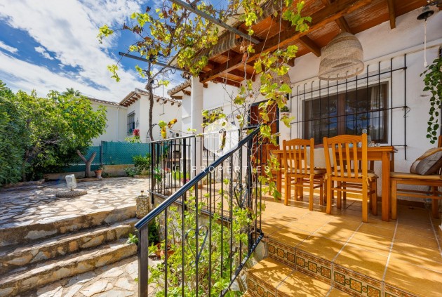 Z drugiej ręki - Bungalow -
Torrevieja - Los Balcones