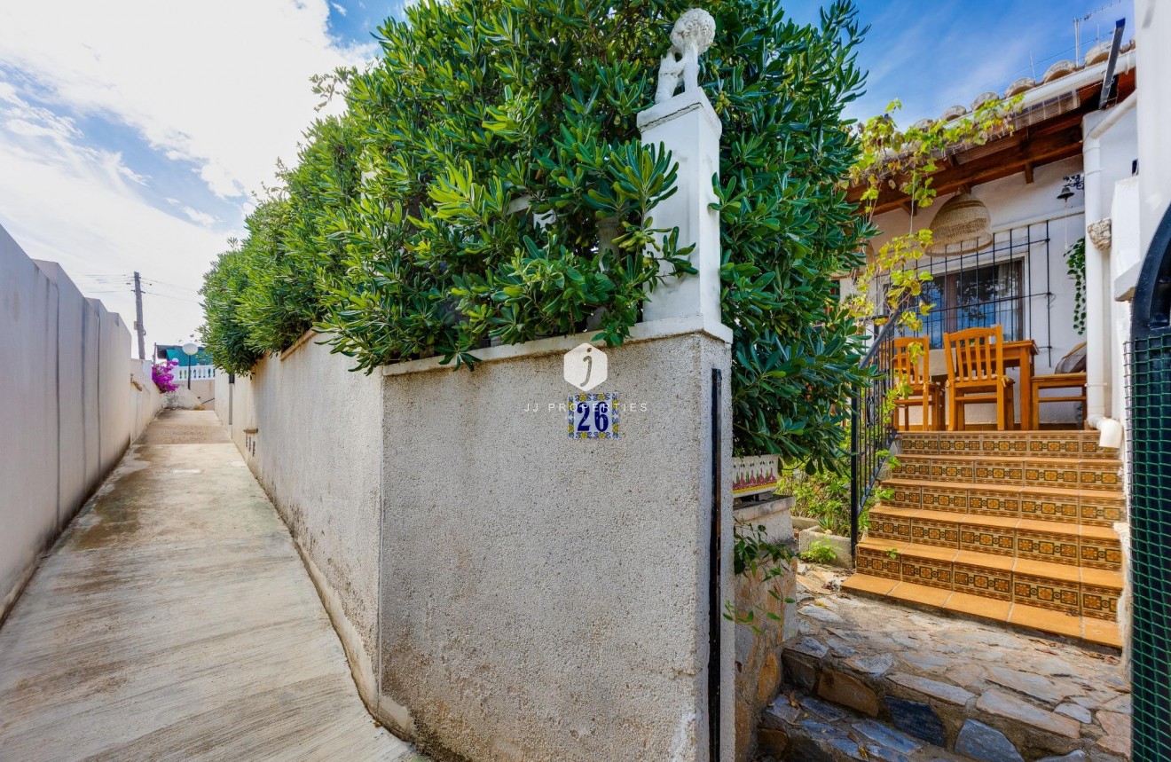 Z drugiej ręki - Bungalow -
Torrevieja - Los Balcones