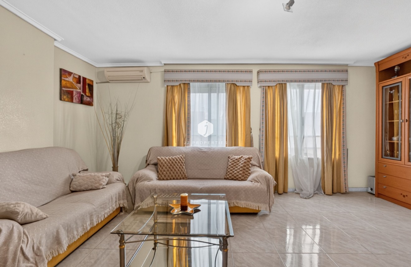 Resale - Apartment / flat -
Centro Torrevieja