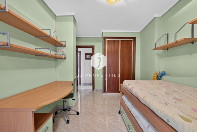 Resale - Apartment / flat -
Centro Torrevieja