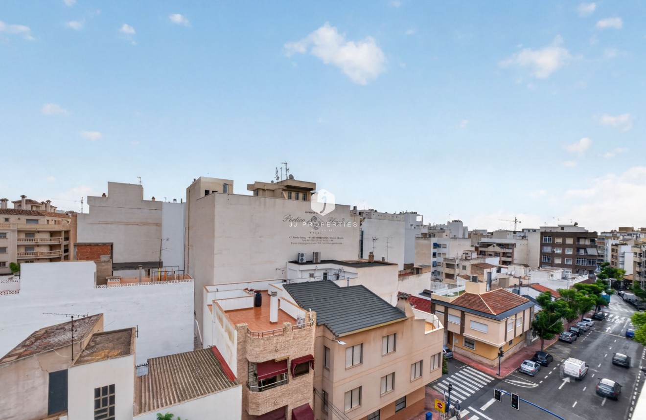 Resale - Apartment / flat -
Centro Torrevieja