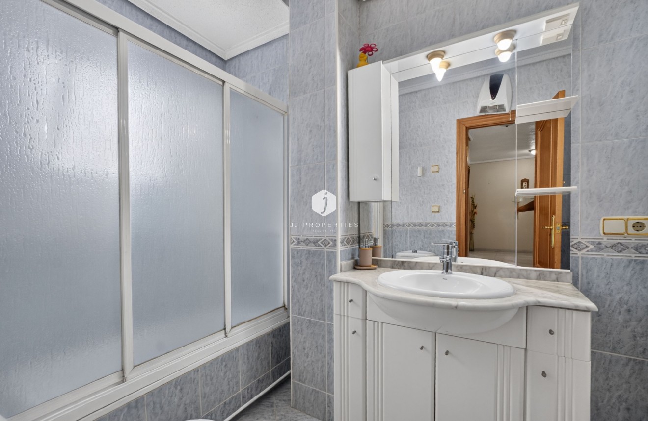 Resale - Apartment / flat -
Centro Torrevieja