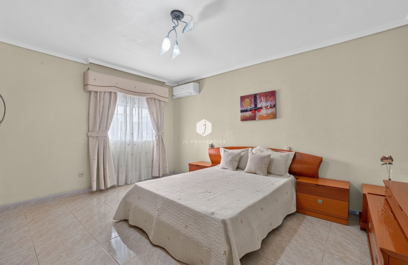 Resale - Apartment / flat -
Centro Torrevieja