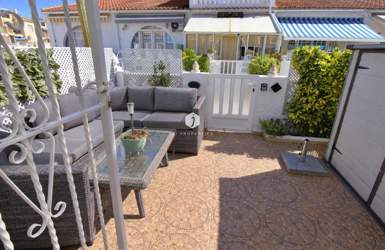 Resale - Chalet -
Torrevieja - San luis