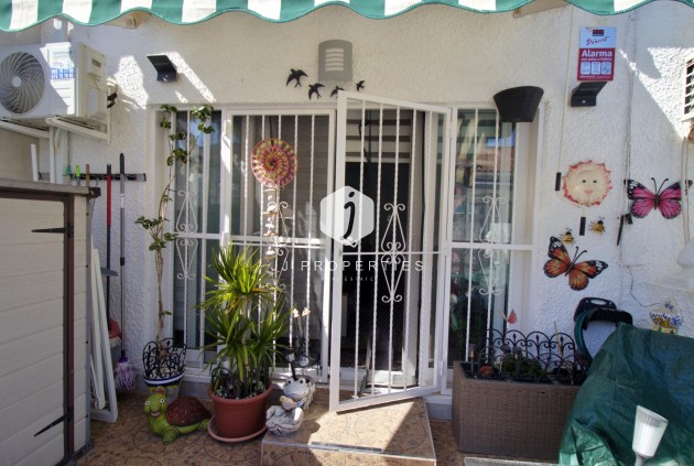 Resale - Chalet -
Torrevieja - San luis