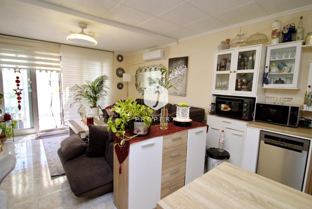 Resale - Chalet -
Torrevieja - San luis