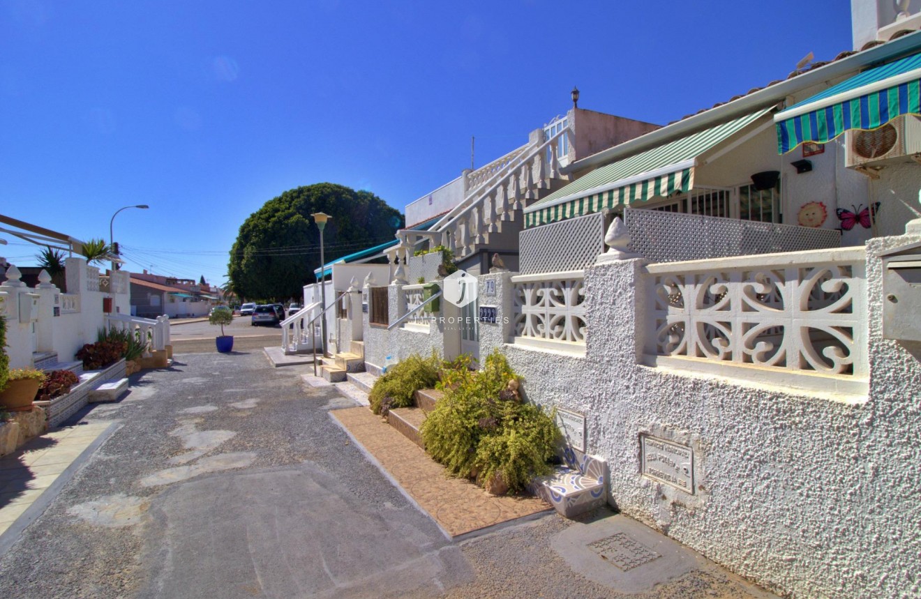 Resale - Chalet -
Torrevieja - San luis