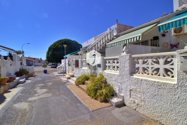 Resale - Chalet -
Torrevieja - San luis
