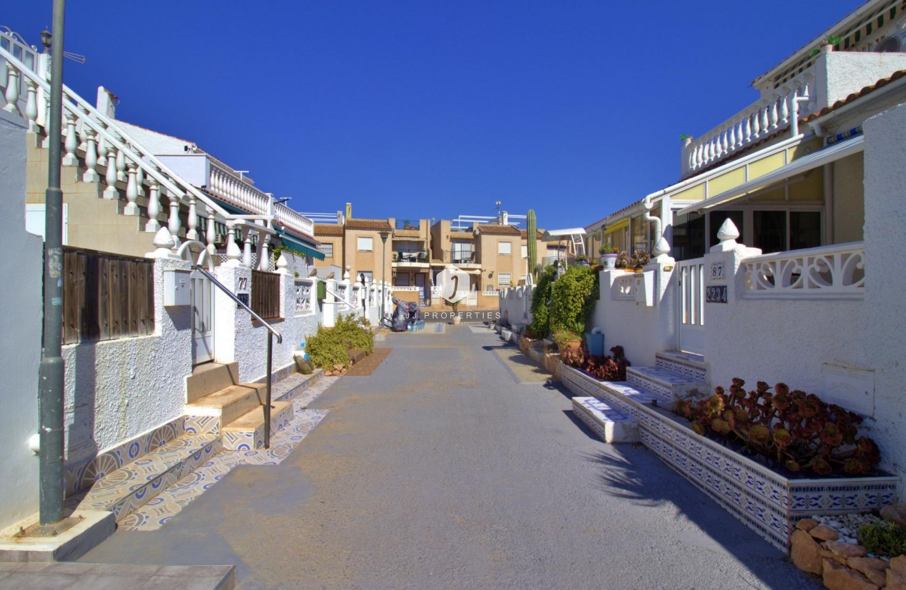 Resale - Chalet -
Torrevieja - San luis