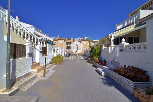 Resale - Chalet -
Torrevieja - San luis
