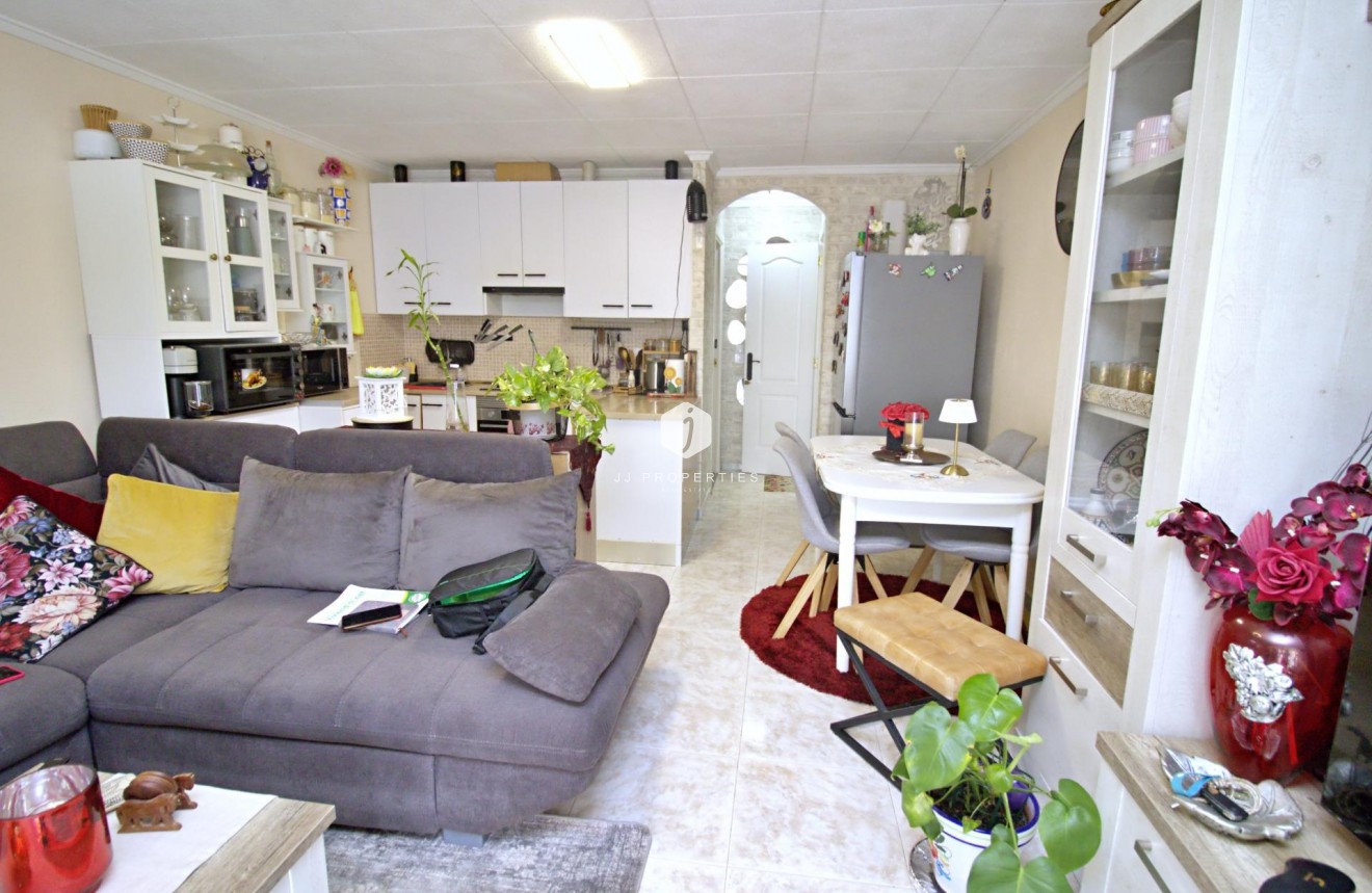 Resale - Chalet -
Torrevieja - San luis