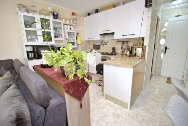 Resale - Chalet -
Torrevieja - San luis
