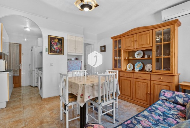 Resale - Chalet -
Torrevieja - Costa Blanca