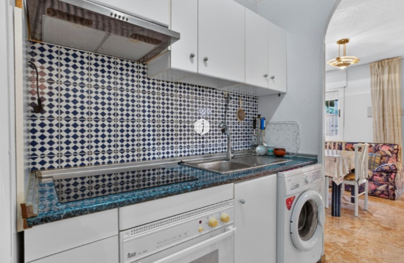 Resale - Chalet -
Torrevieja - Costa Blanca