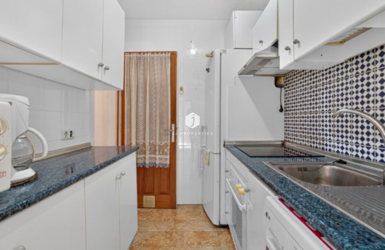 Resale - Chalet -
Torrevieja - Costa Blanca