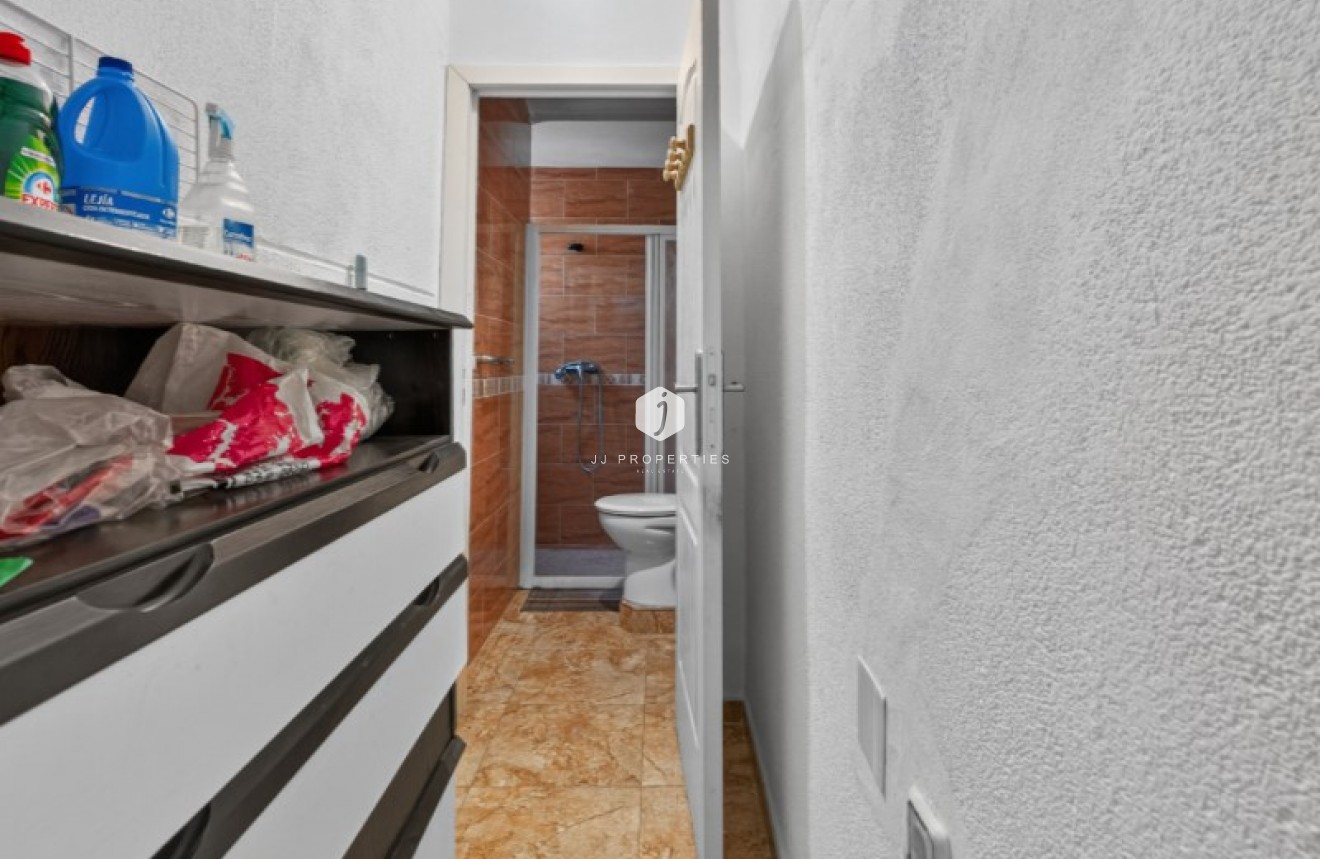 Resale - Chalet -
Torrevieja - Costa Blanca