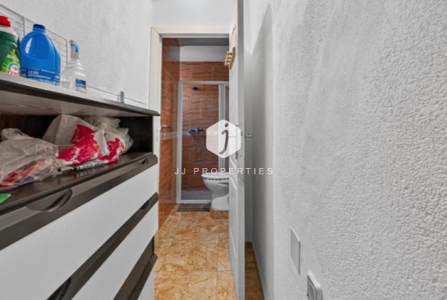 Resale - Chalet -
Torrevieja - Costa Blanca