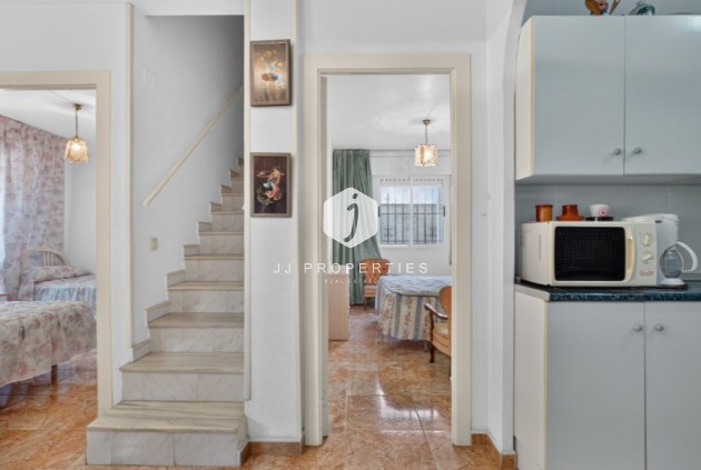 Resale - Chalet -
Torrevieja - Costa Blanca
