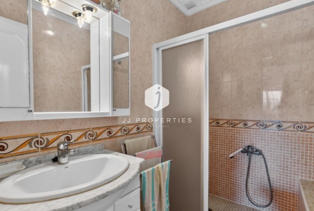Resale - Chalet -
Torrevieja - Costa Blanca