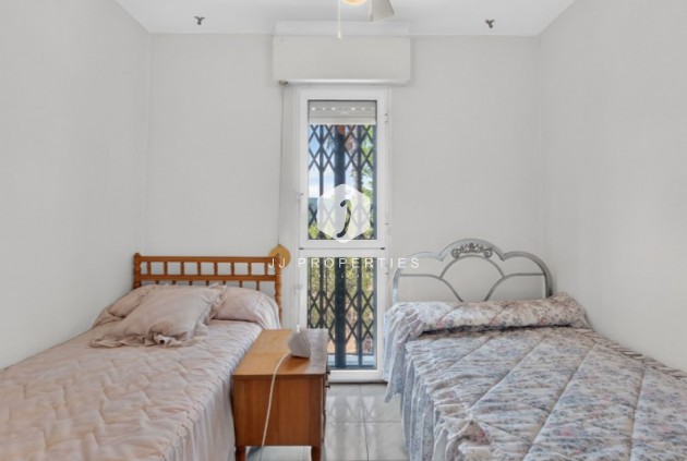 Resale - Chalet -
Torrevieja - Costa Blanca