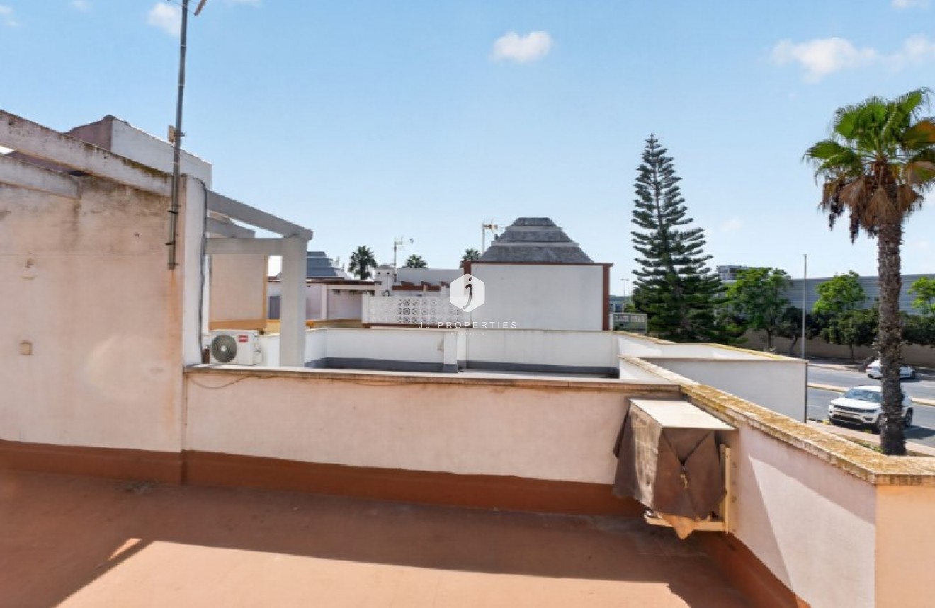 Resale - Chalet -
Torrevieja - Costa Blanca