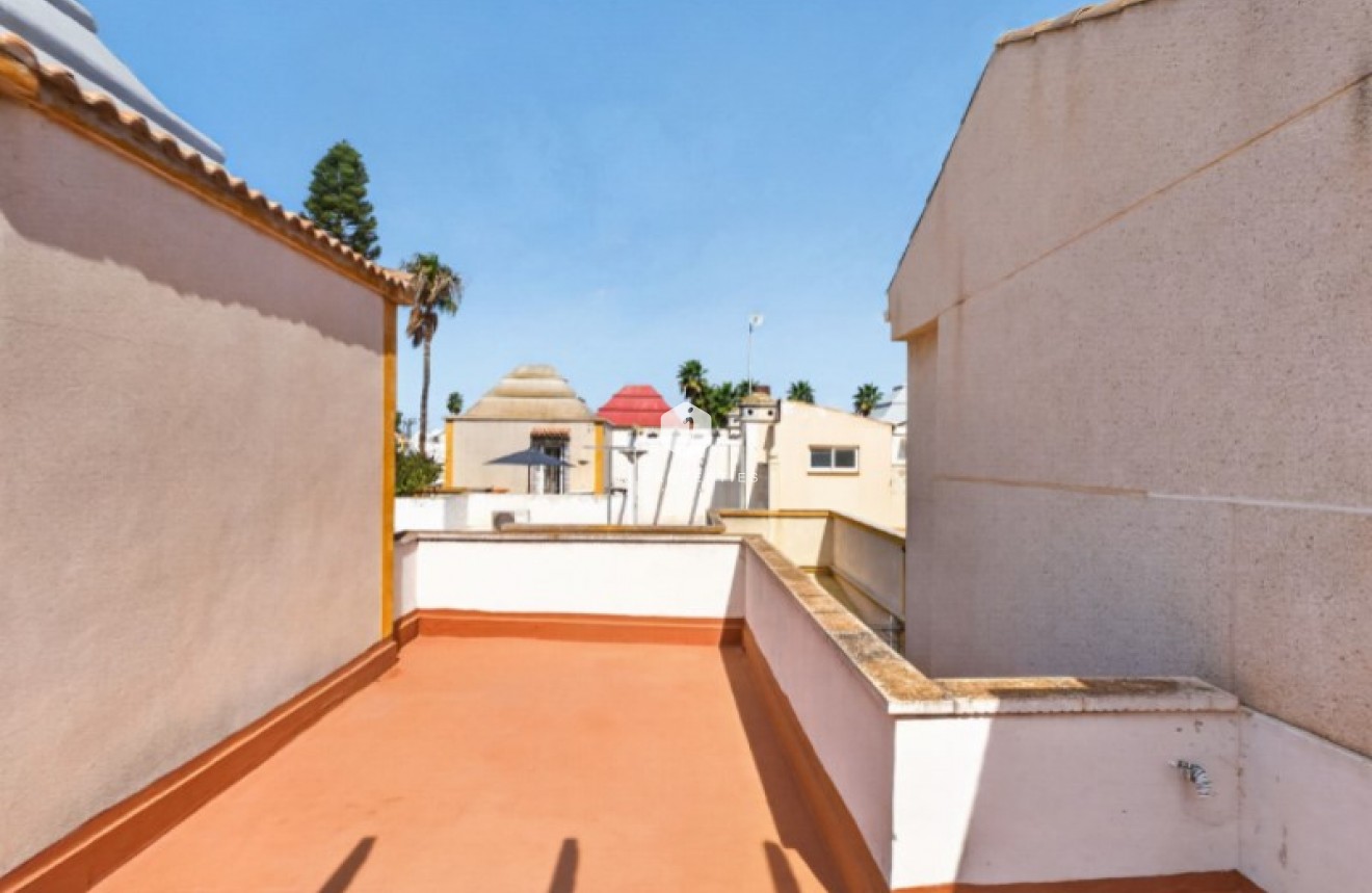 Resale - Chalet -
Torrevieja - Costa Blanca