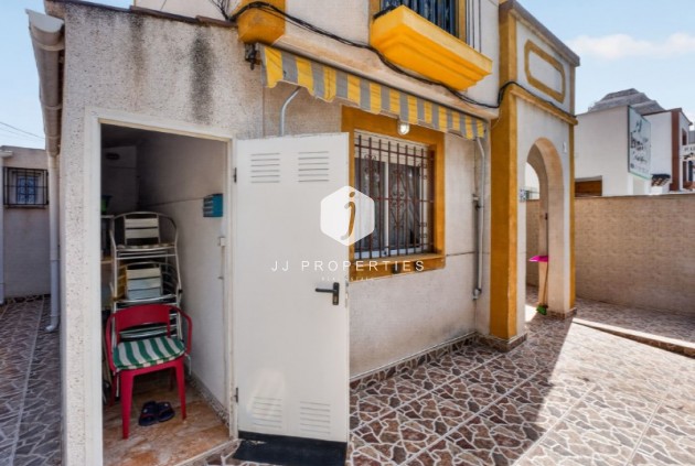 Resale - Chalet -
Torrevieja - Costa Blanca