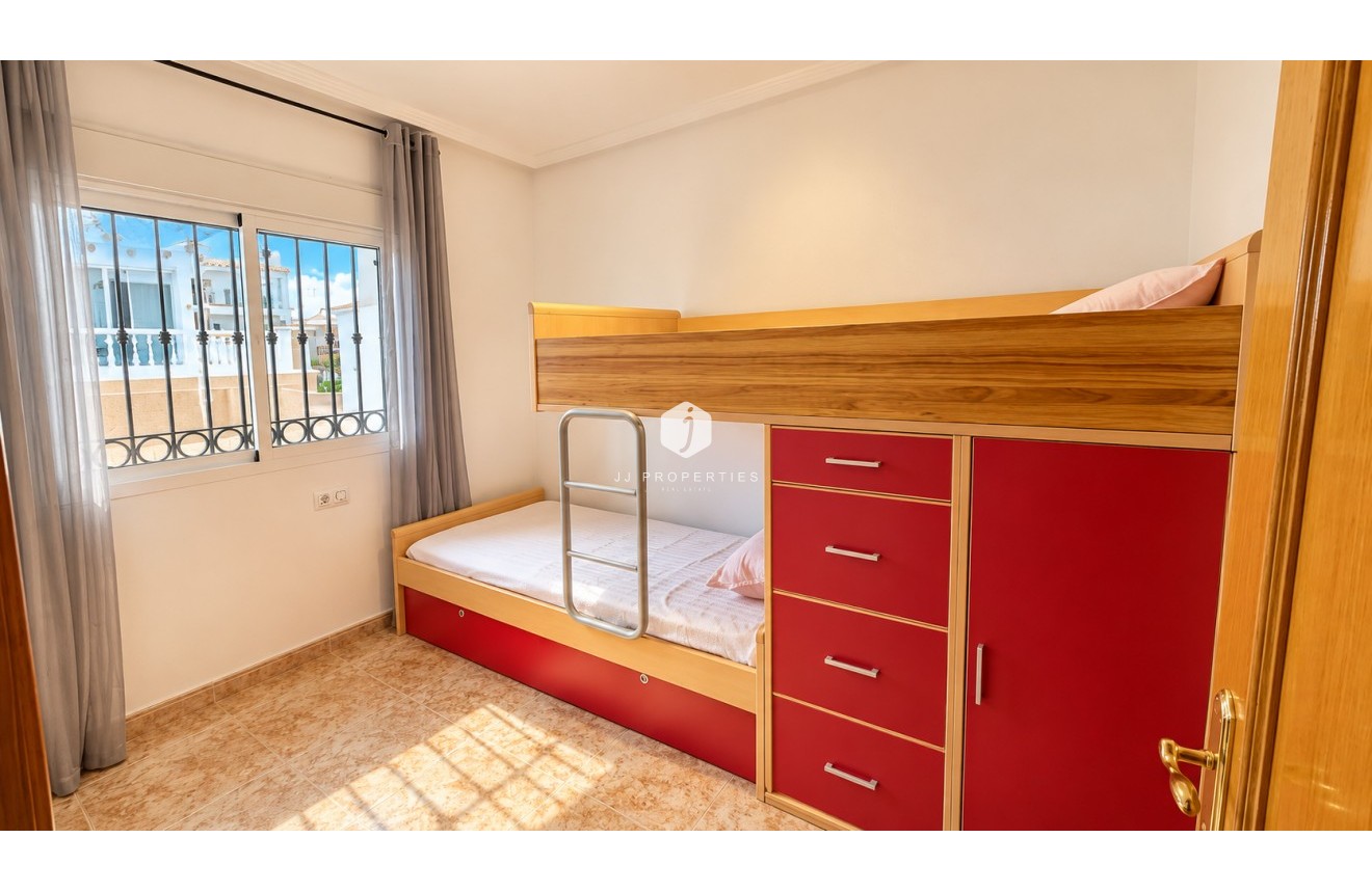 Resale - Bungalow -
Punta Prima - Costa Blanca