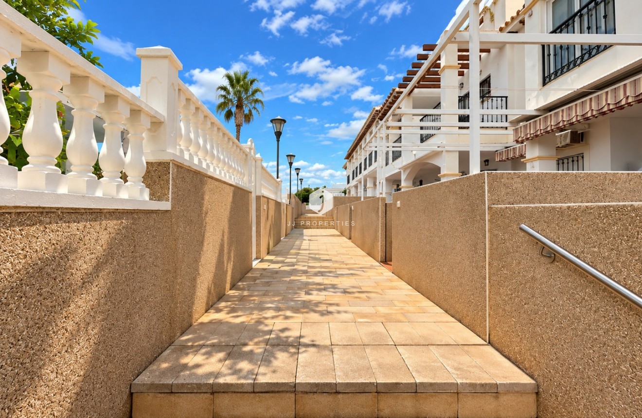 Resale - Bungalow -
Punta Prima - Costa Blanca