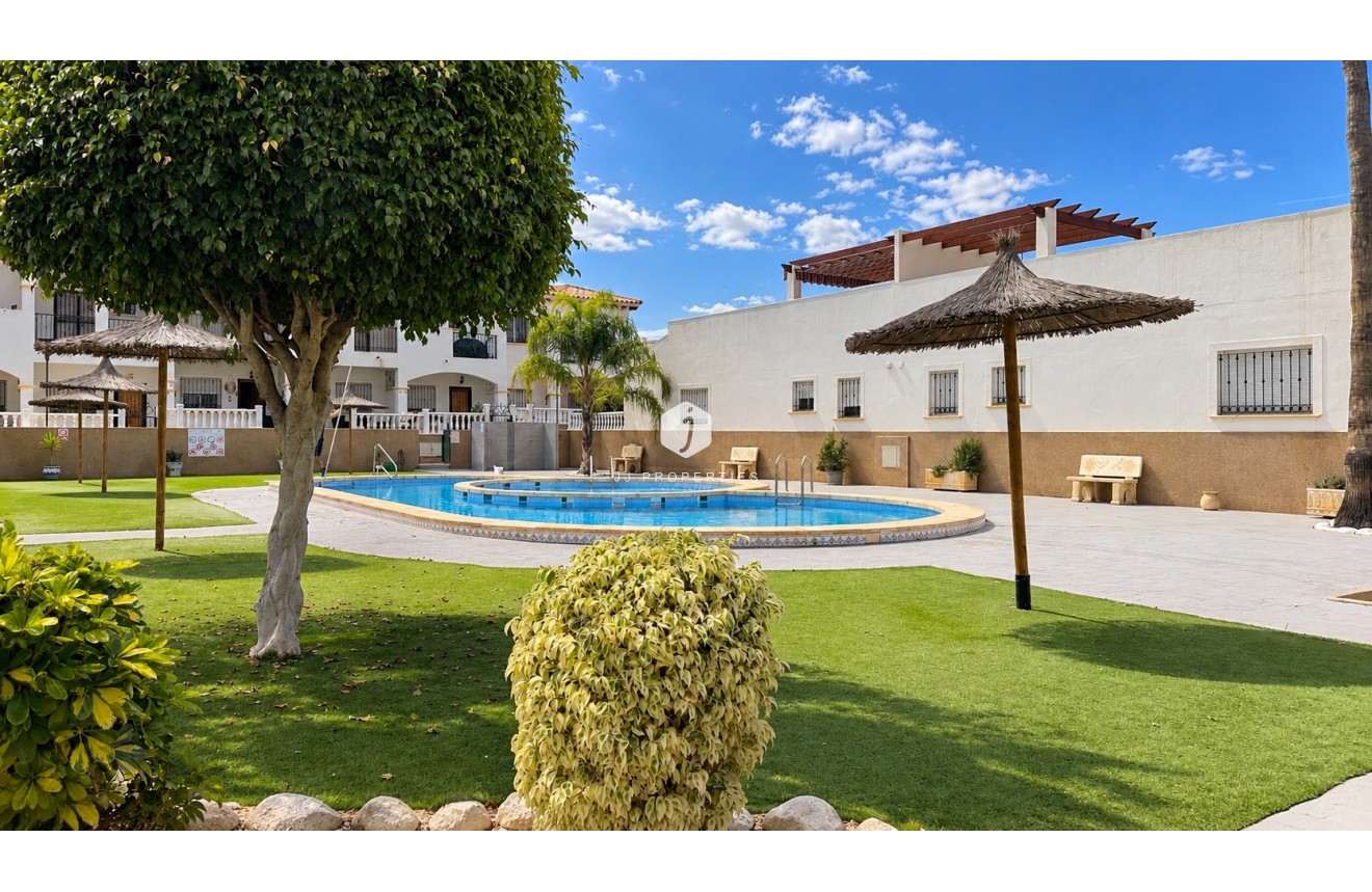 Resale - Bungalow -
Punta Prima - Costa Blanca