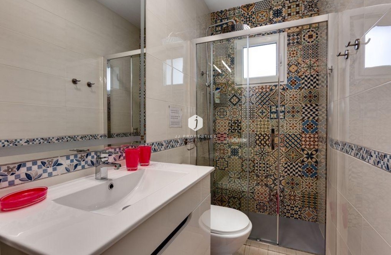 Resale - Villa -
Torrevieja - El chaparral