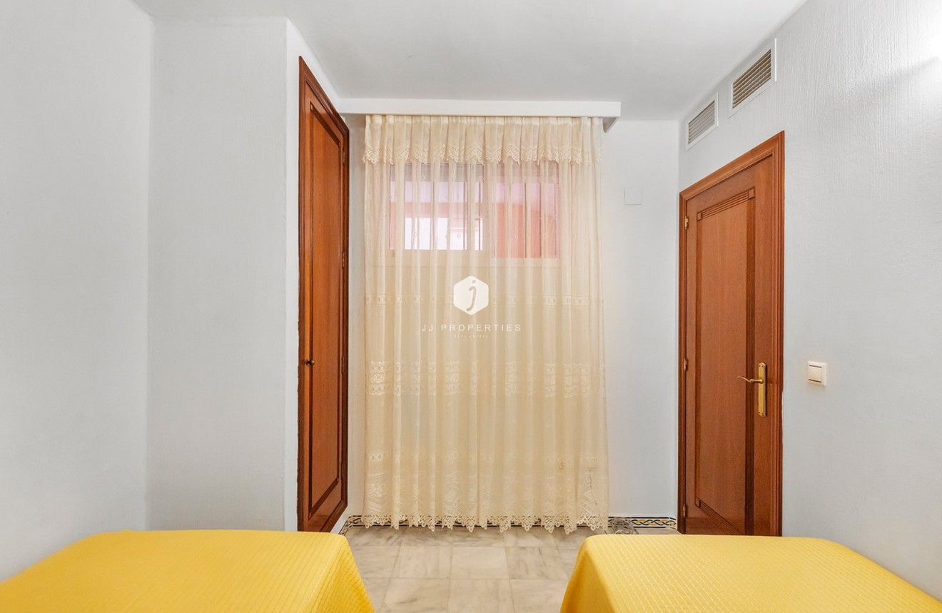 Resale - Apartment / flat -
Torrevieja - Costa Blanca